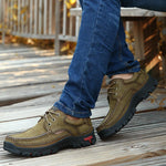 Men‘s Breathable Hiking leather Shoes With Supportive Sole